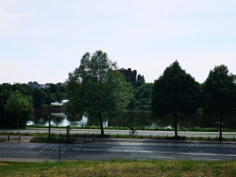 Blick von der Altmannshöhe, über die Weser zur "umgedrehten Kommode"