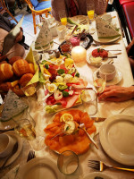 Die Tische sind lecker gedeckt